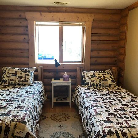 Folding Mountain B & B Fort Nelson Exterior photo