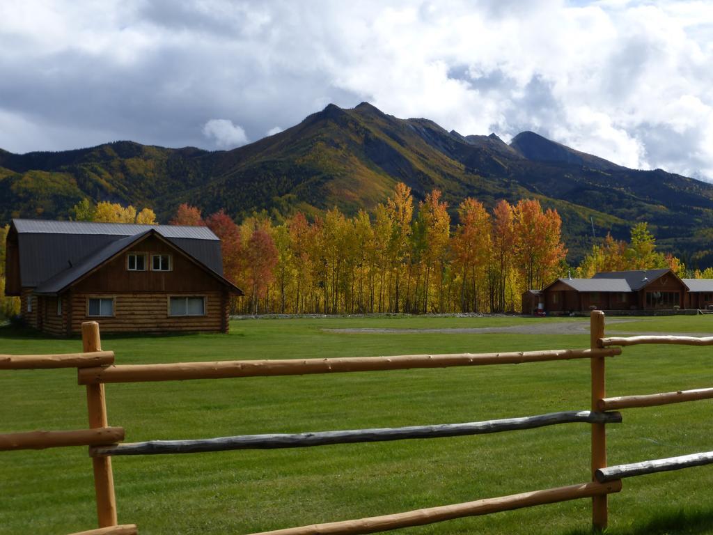 Folding Mountain B & B Fort Nelson Exterior photo