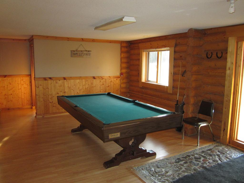 Folding Mountain B & B Fort Nelson Exterior photo