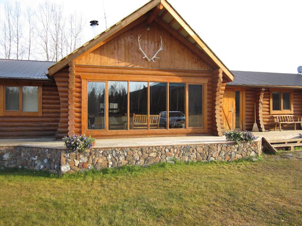 Folding Mountain B & B Fort Nelson Room photo