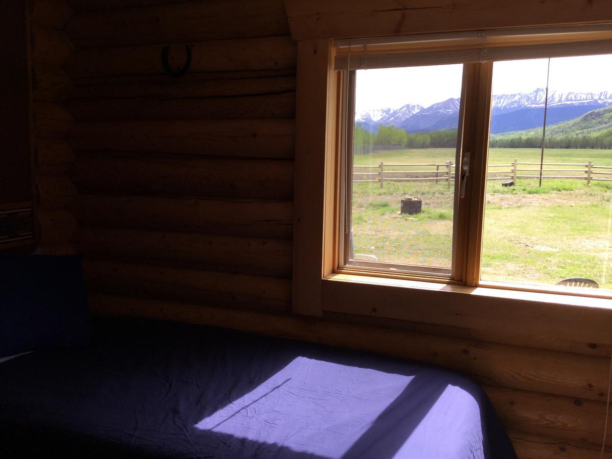 Folding Mountain B & B Fort Nelson Exterior photo