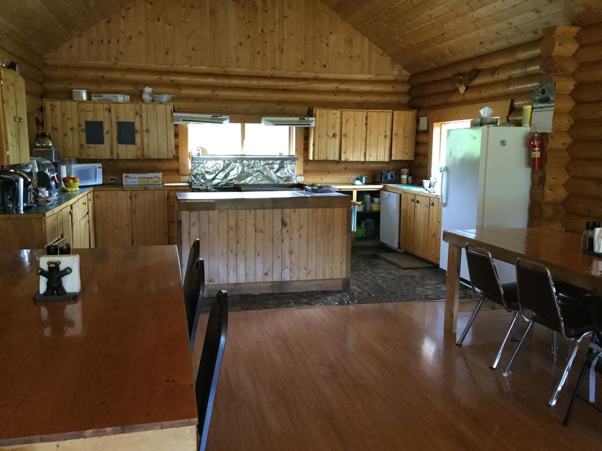 Folding Mountain B & B Fort Nelson Exterior photo