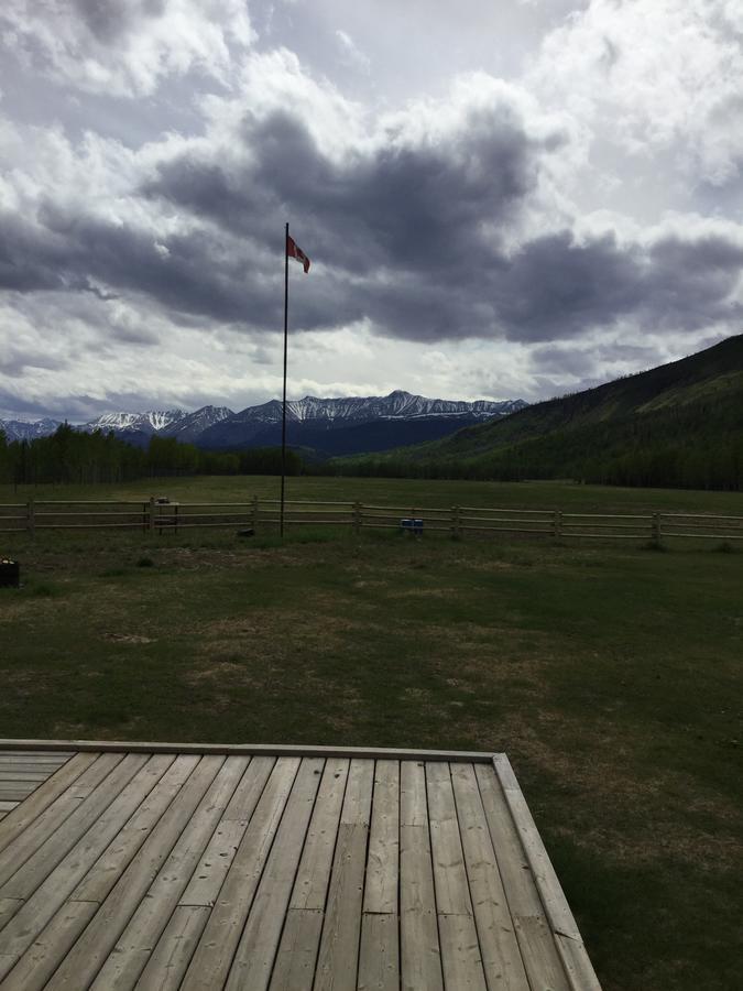 Folding Mountain B & B Fort Nelson Exterior photo