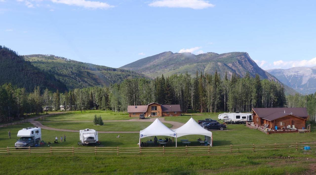Folding Mountain B & B Fort Nelson Exterior photo