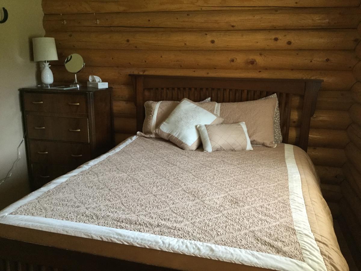 Folding Mountain B & B Fort Nelson Exterior photo